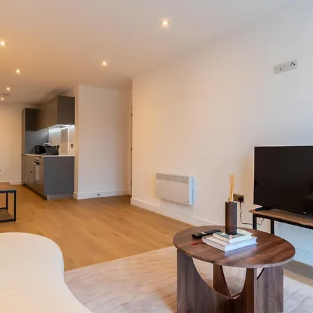 Modern Centre Flat With Terrace, Parking & Long Friendly Lejlighed Leeds (West Yorkshire)