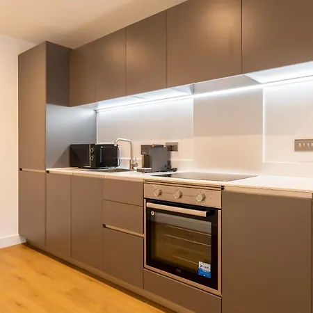 Lejlighed Modern Centre Flat With Terrace, Parking & Long Friendly Leeds (West Yorkshire)