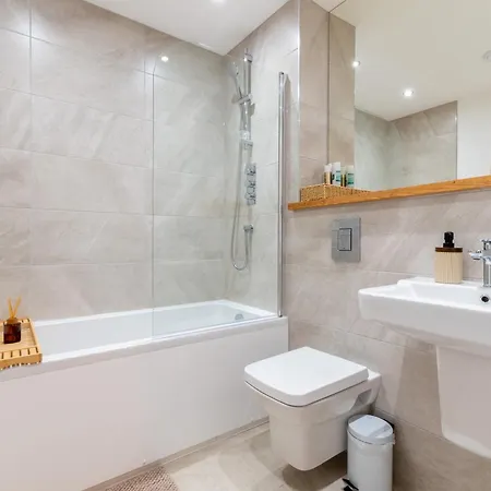 Lejlighed Modern Centre Flat With Terrace, Parking & Long Friendly Leeds (West Yorkshire)