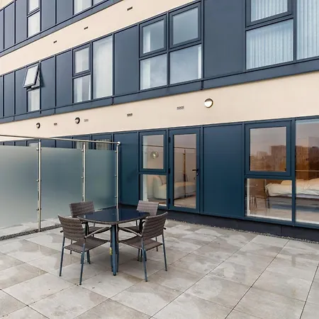 Lejlighed Modern Centre Flat With Terrace, Parking & Long Friendly *