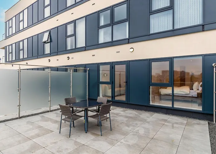 Διαμέρισμα Modern Centre Flat With Terrace, Parking & Long Friendly *